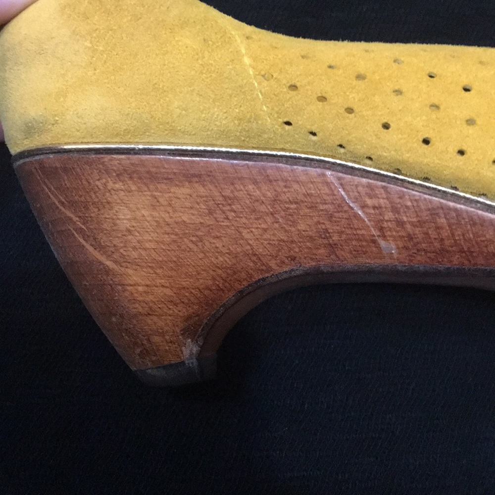 ❤️Vintage Yellow Suede Heels - Picture 7 of 8
